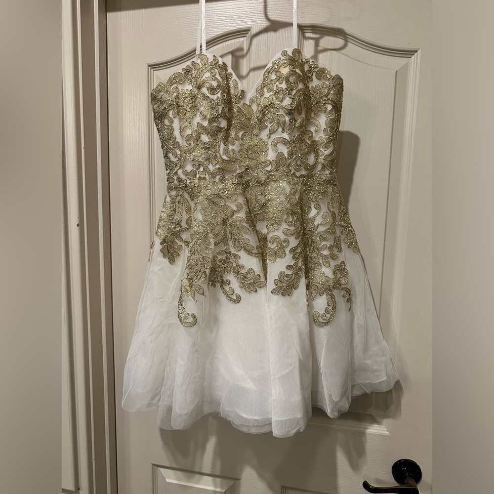 Bee Darling Formal size 9/10
